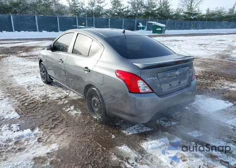 2017 Nissan Versa 1.6 S+ z USA, uszkodzony, nr VIN 3N1CN7AP4HL849231